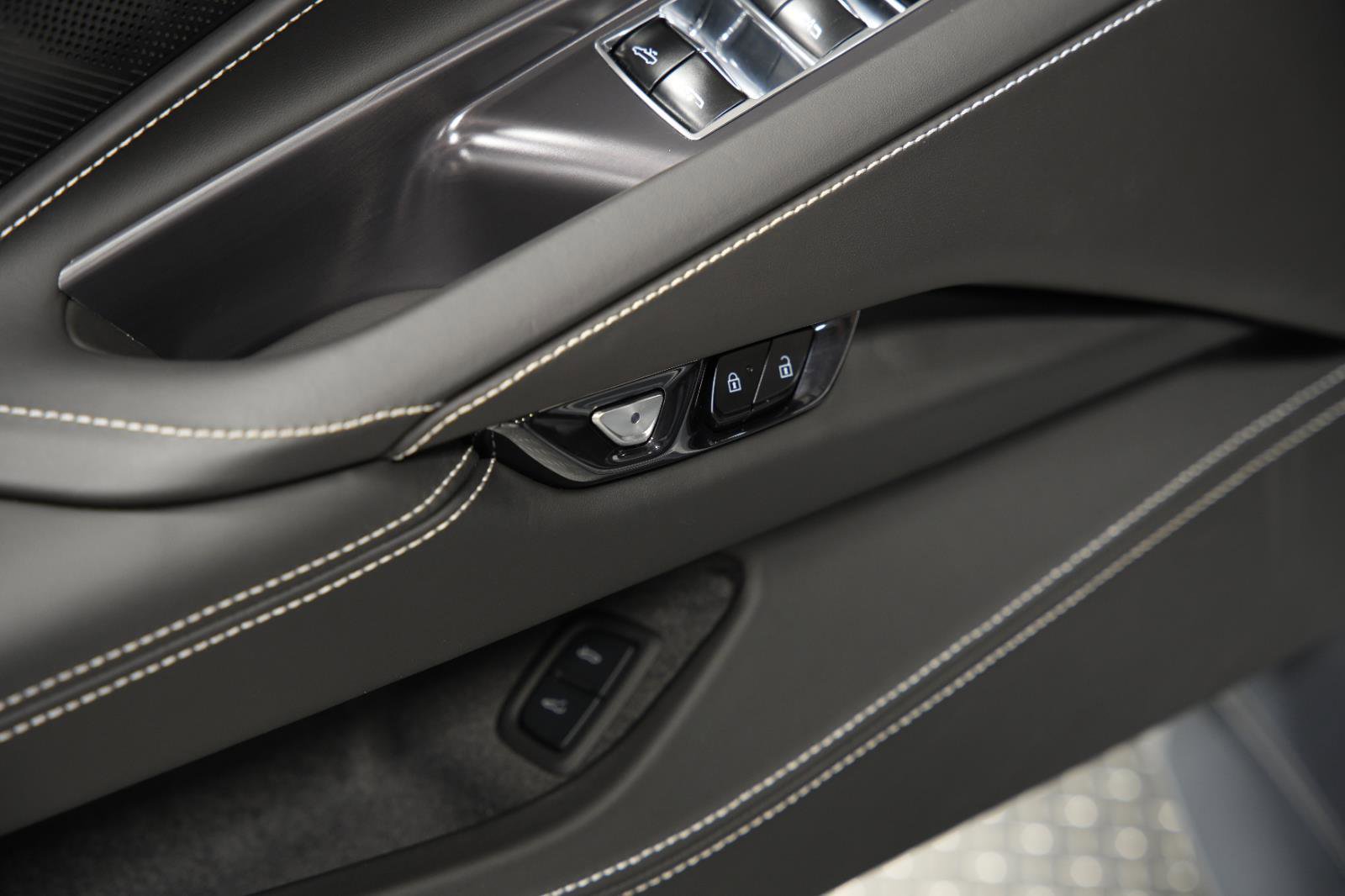 Used 2024 Chevrolet Corvette Stingray Premium Conv w/ Stealth Interior Trim Package image 44