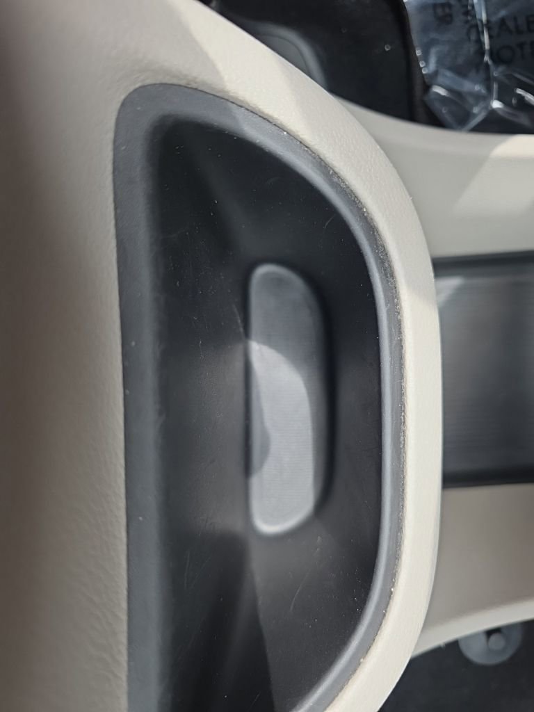 Used 2024 Chrysler Pacifica Touring-L FWD image 23