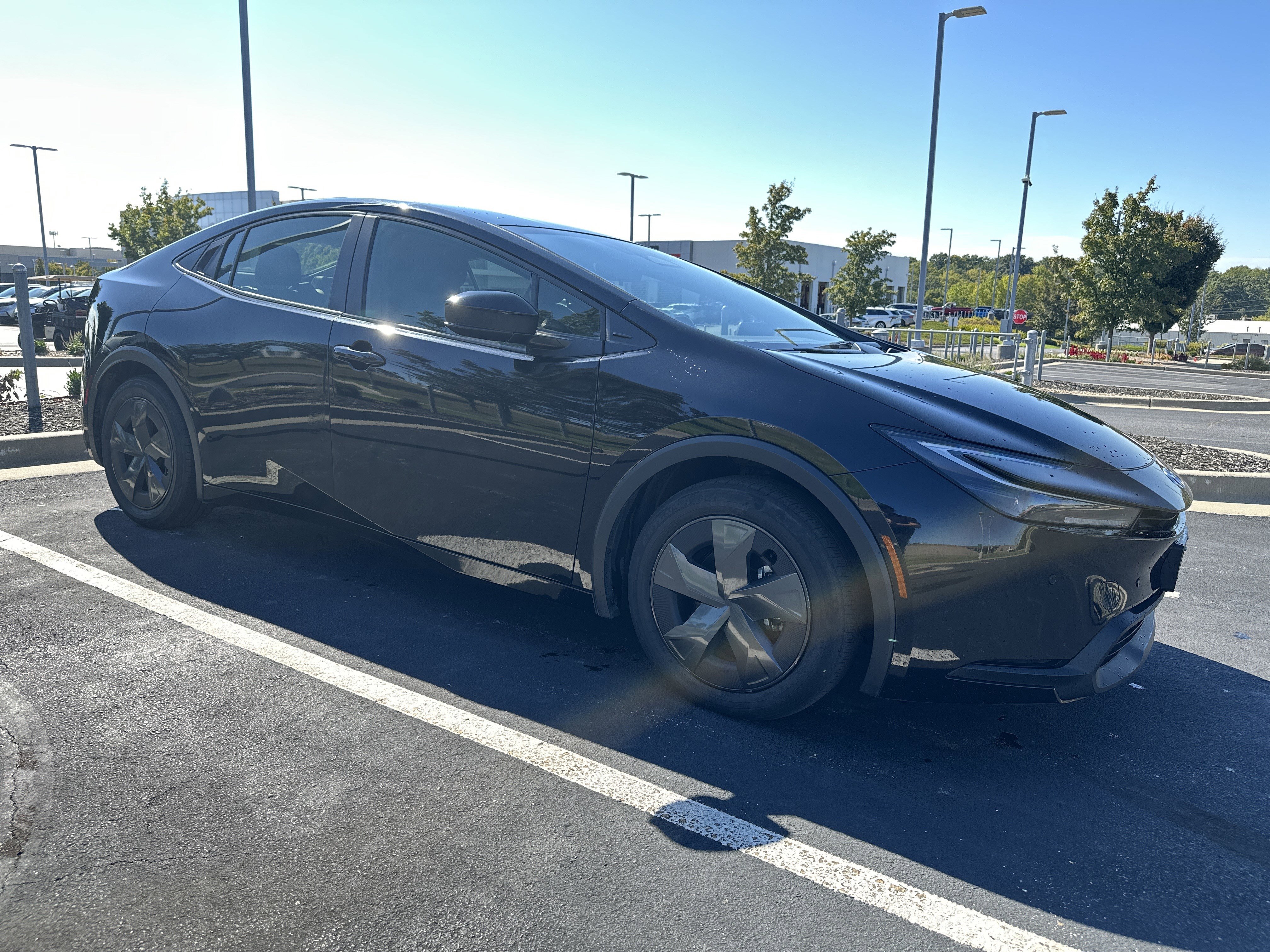 Used 2024 Toyota Prius LE image 2