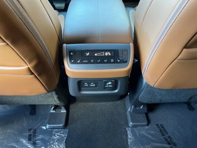 Used 2023 Nissan Pathfinder Platinum image 29