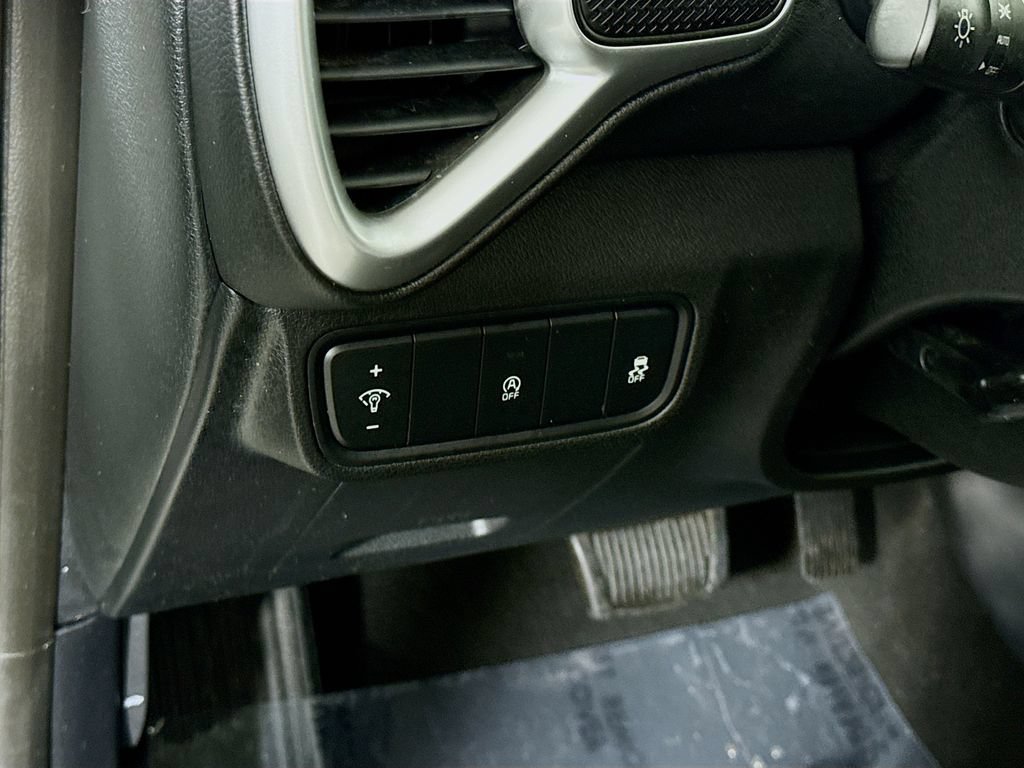 Used 2021 Kia Soul LX FWD image 11