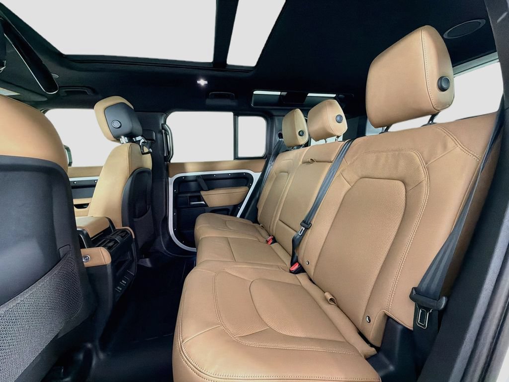 New 2026 Land Rover Defender 110 X-Dynamic SE AWD/4WD image 26