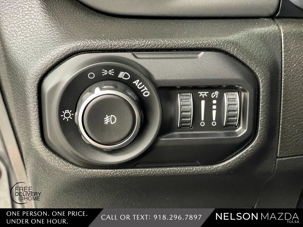 Used 2022 Jeep Wrangler Sport S image 28