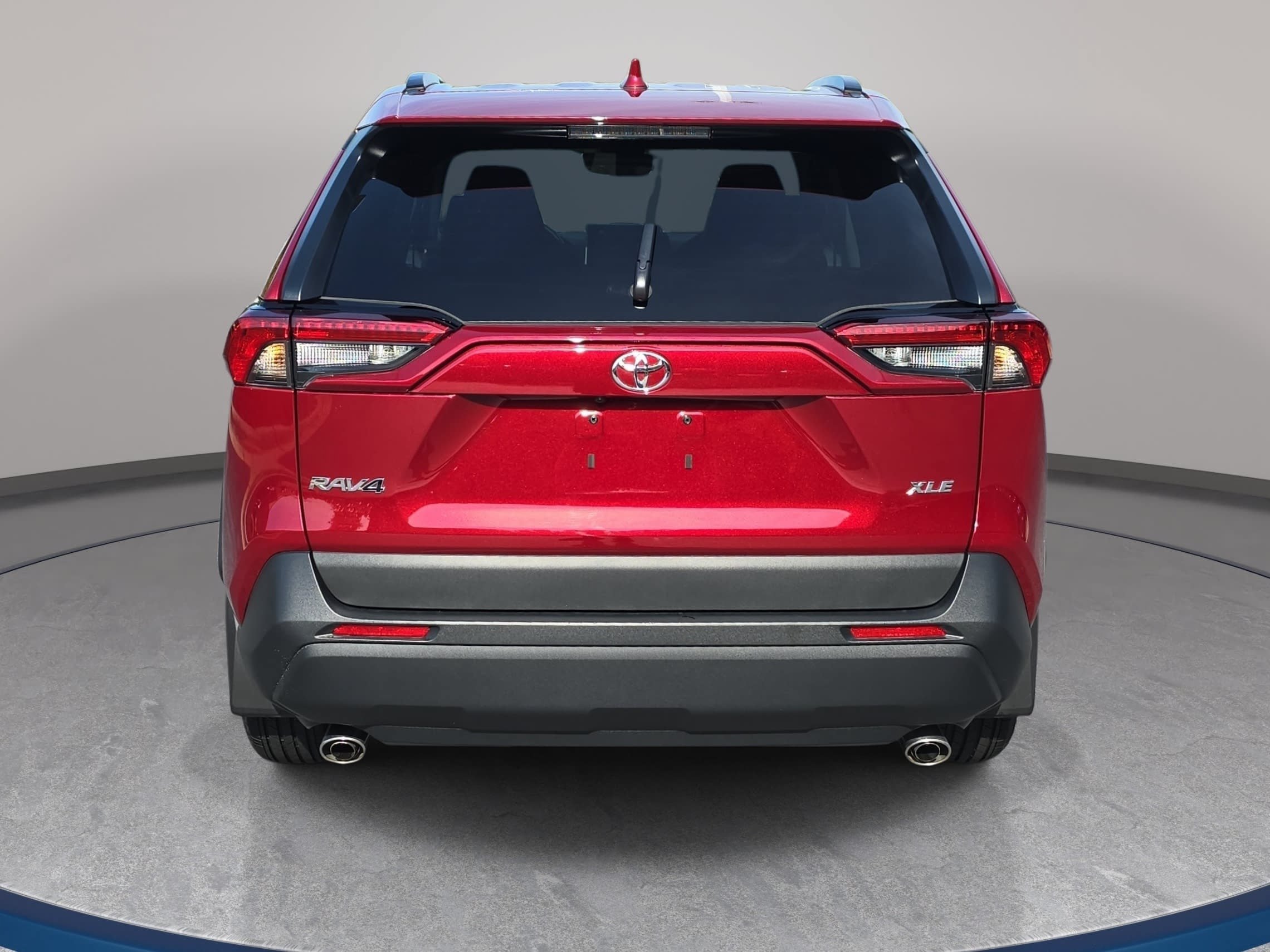 Used 2025 Toyota RAV4 XLE w/ Convenience Package FWD image 6