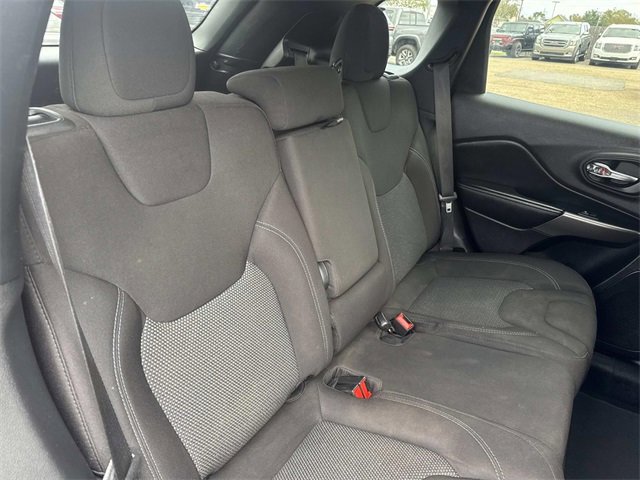 Used 2021 Jeep Cherokee Latitude image 12