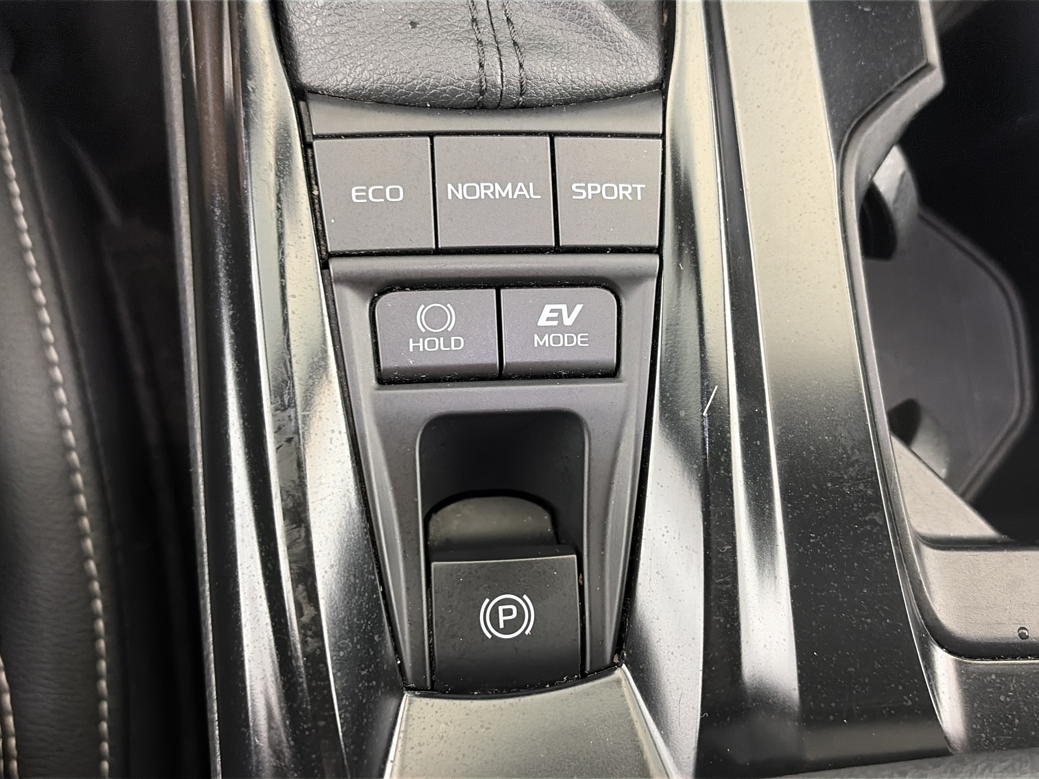 Used 2025 Toyota Camry SE FWD image 25