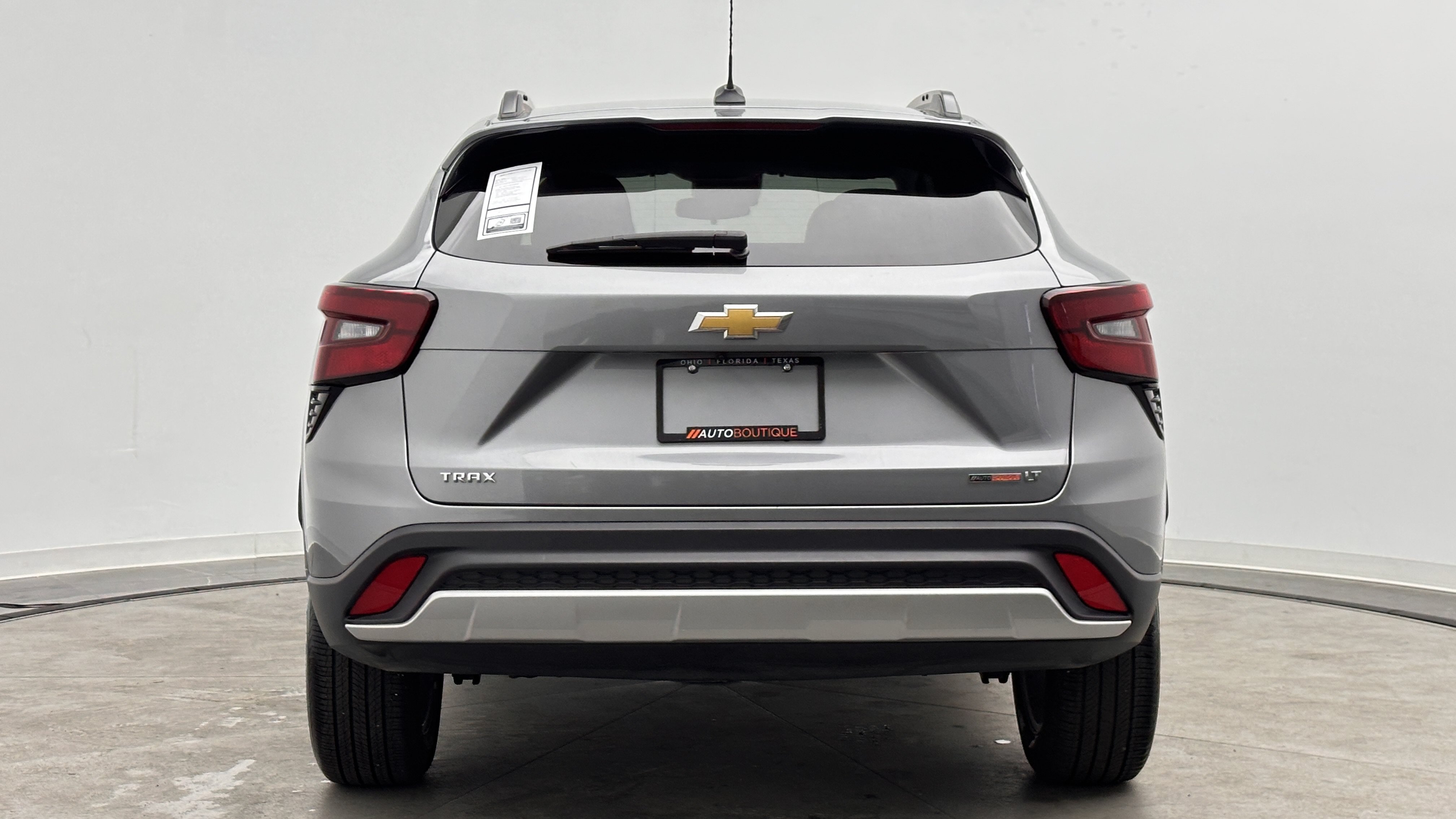 Used 2025 Chevrolet Trax LT w/ LT Convenience Package FWD image 6