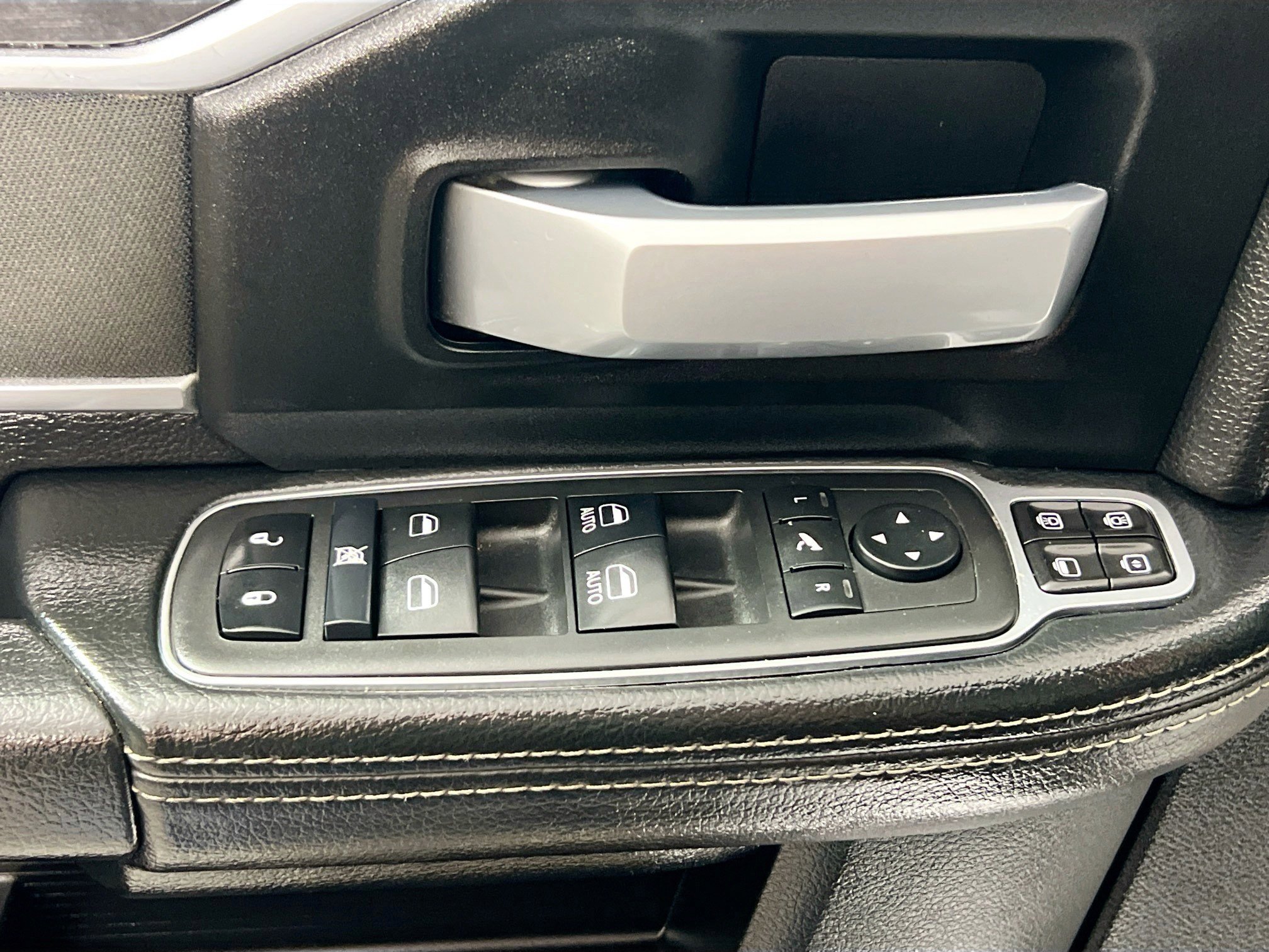 Used 2024 RAM 3500 Big Horn image 16