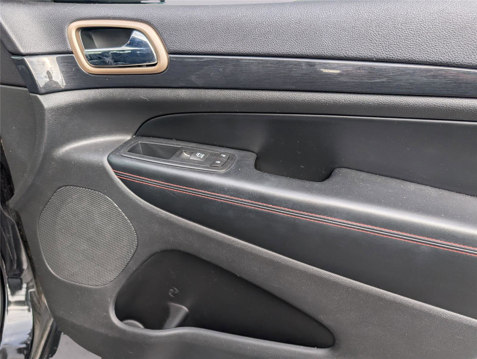 Used 2016 Jeep Grand Cherokee Laredo 75th Anniversary image 36