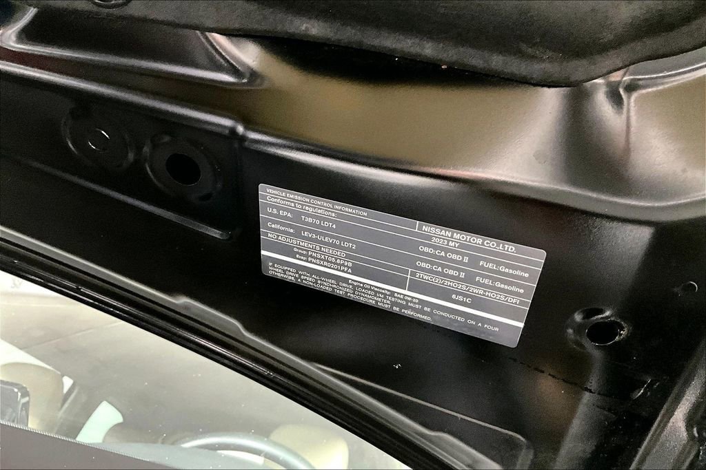 Used 2023 Nissan Armada SL w/ Captain's Chairs Package image 32