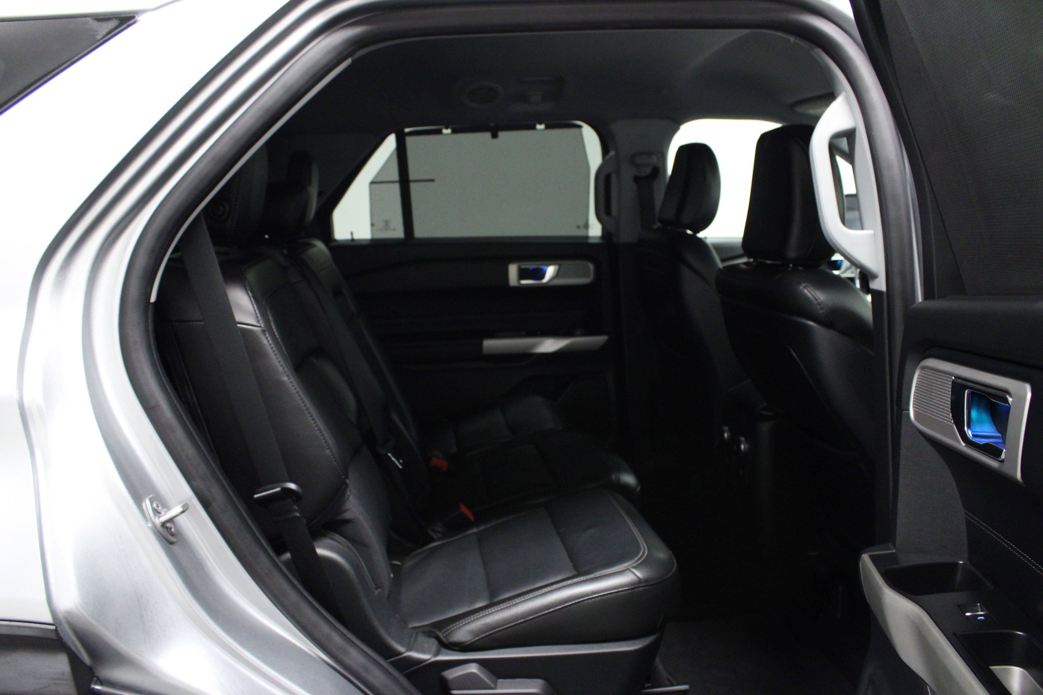 Used 2020 Ford Explorer Limited w/ Hybrid Equipment Group 310A image 16