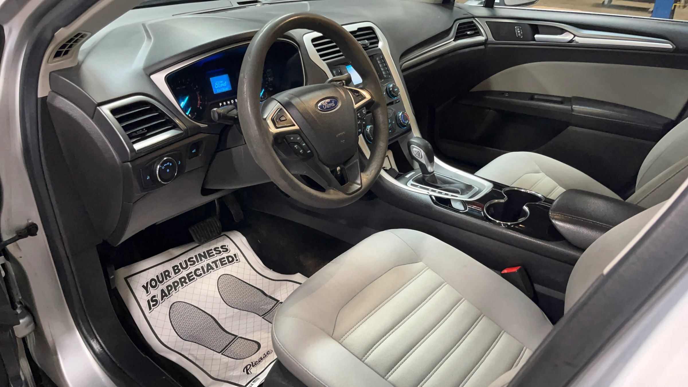 Used 2014 Ford Fusion S image 2