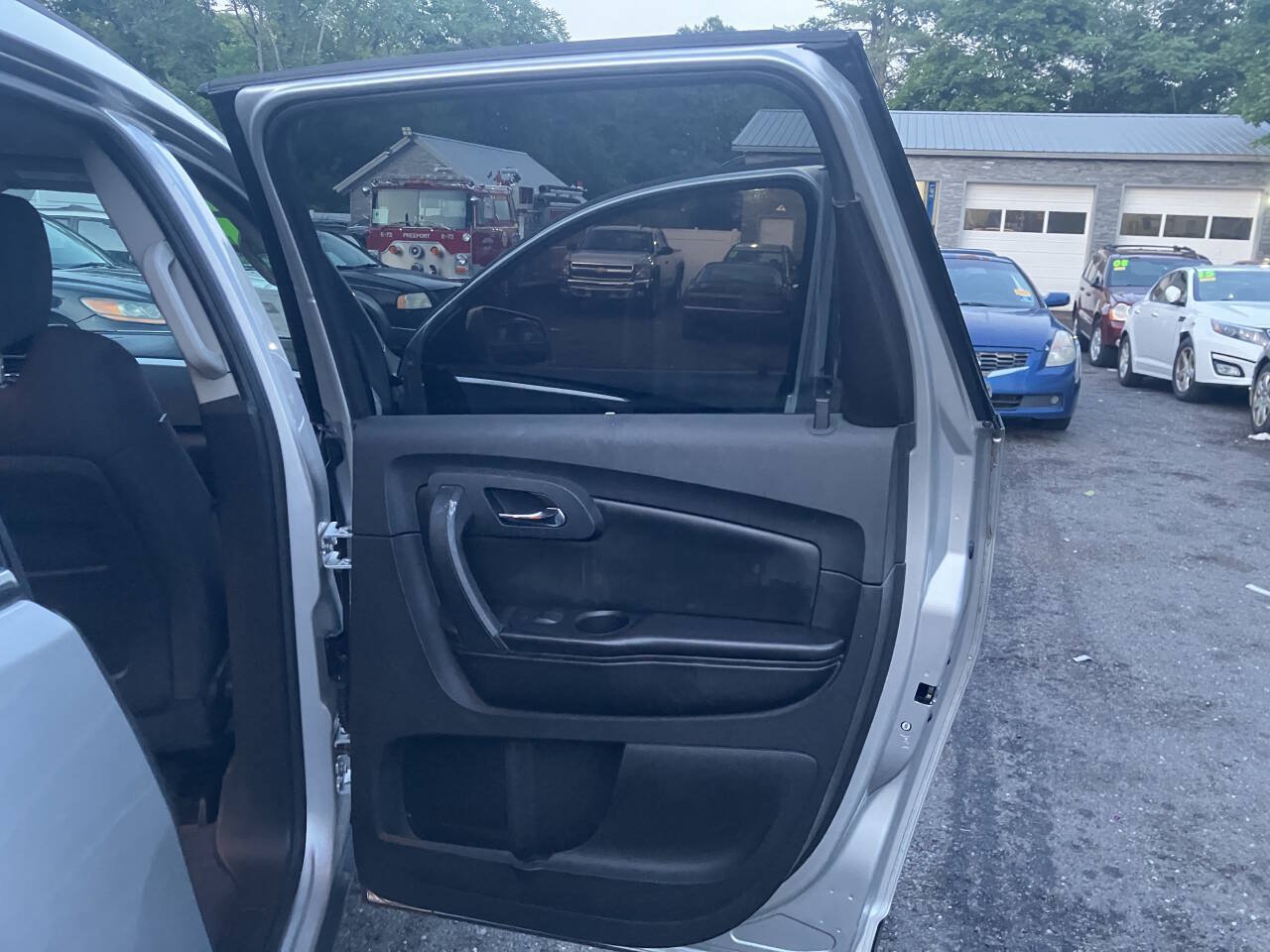Used 2010 Chevrolet Traverse LT AWD/4WD image 20