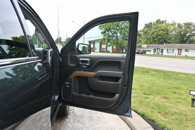 Used 2018 Chevrolet Silverado 1500 LTZ w/ Sport Package image 18
