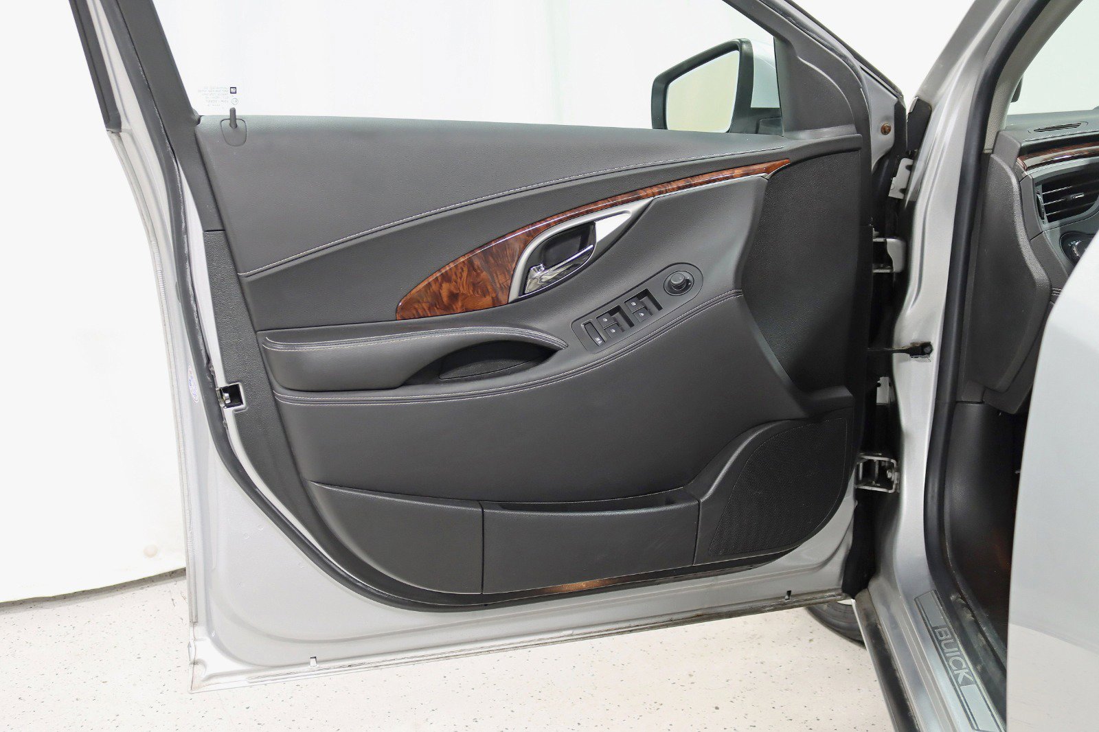 Used 2012 Buick LaCrosse Premium image 27