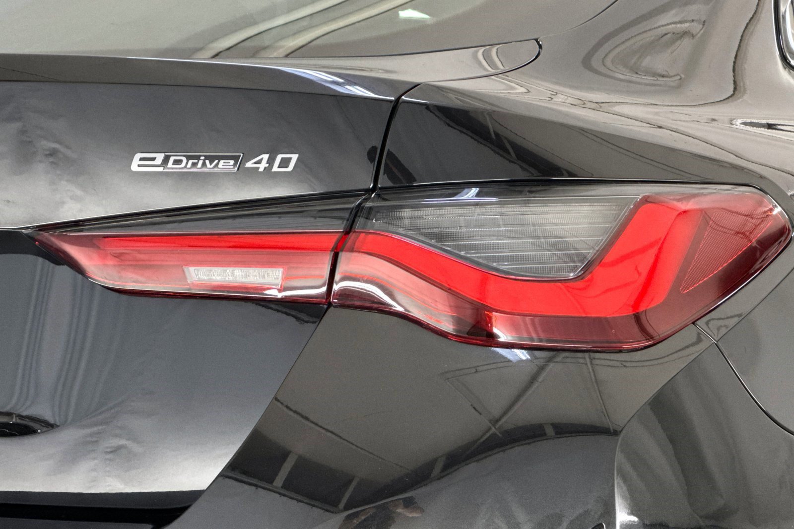 Used 2023 BMW i4 eDrive40 w/ Premium Package RWD image 12