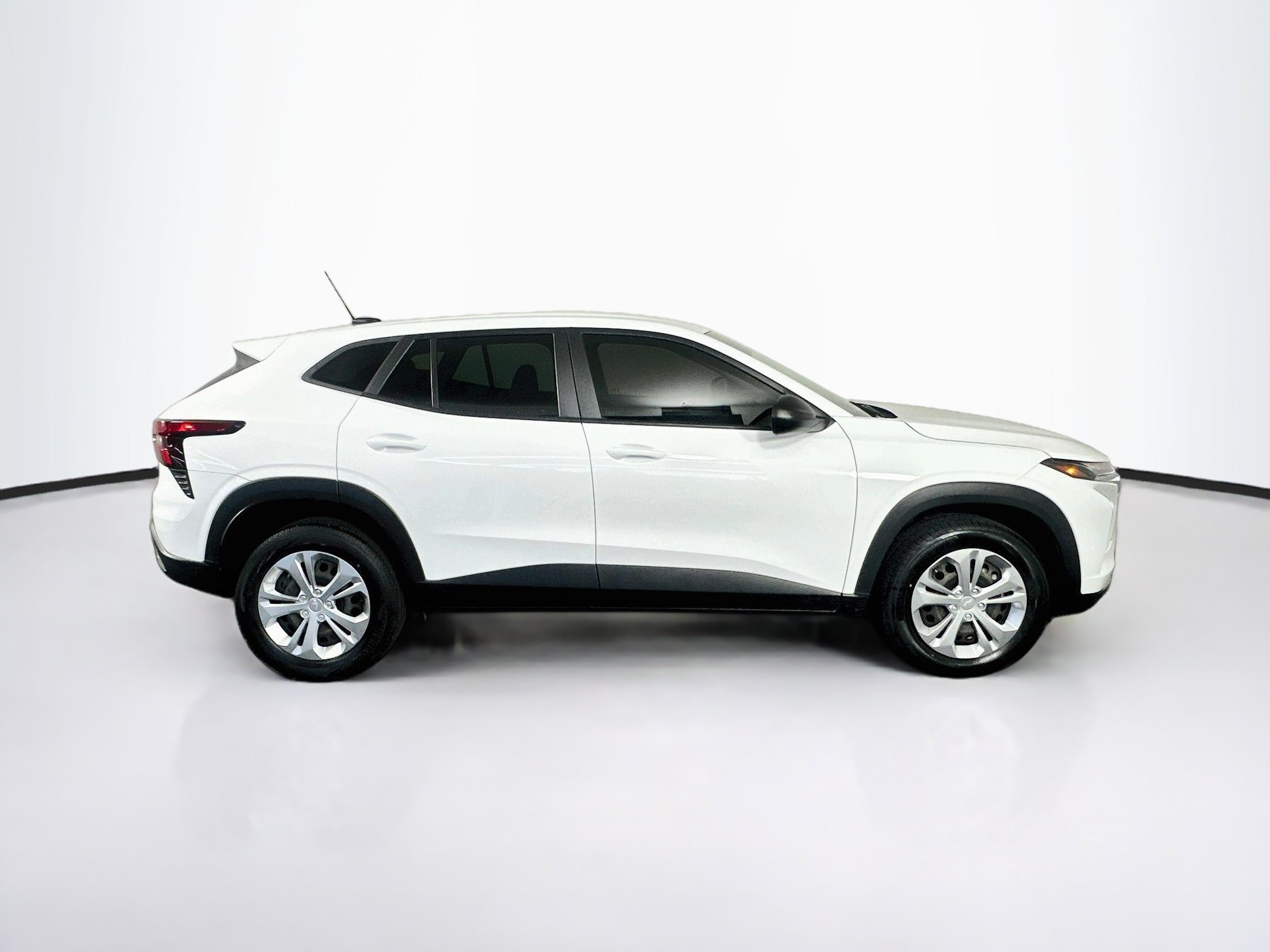 Used 2024 Chevrolet Trax LS FWD image 10