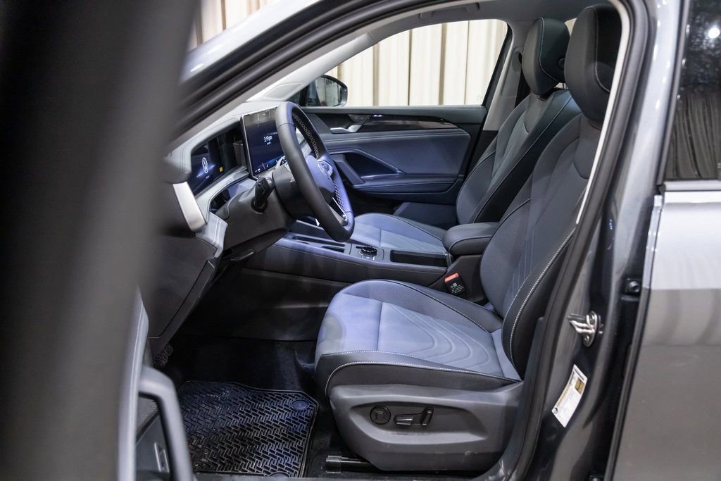 New 2026 Volkswagen Tiguan SE AWD/4WD image 10