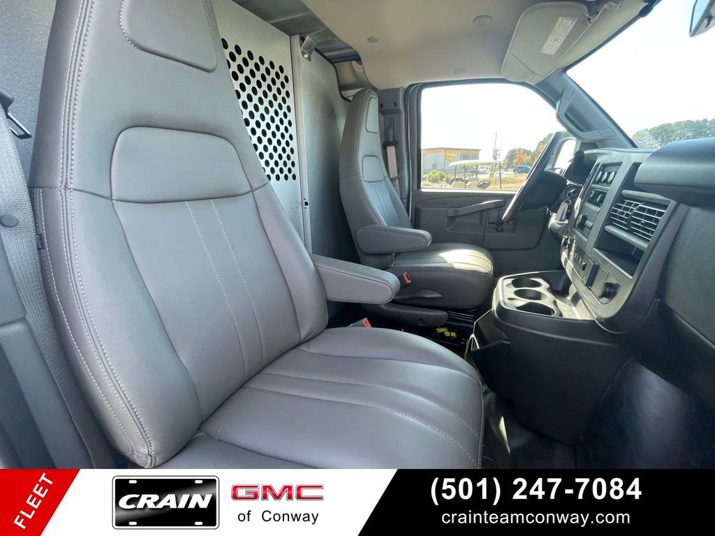 New 2025 GMC Savana 2500 w/ Driver Convenience Package RWD image 28