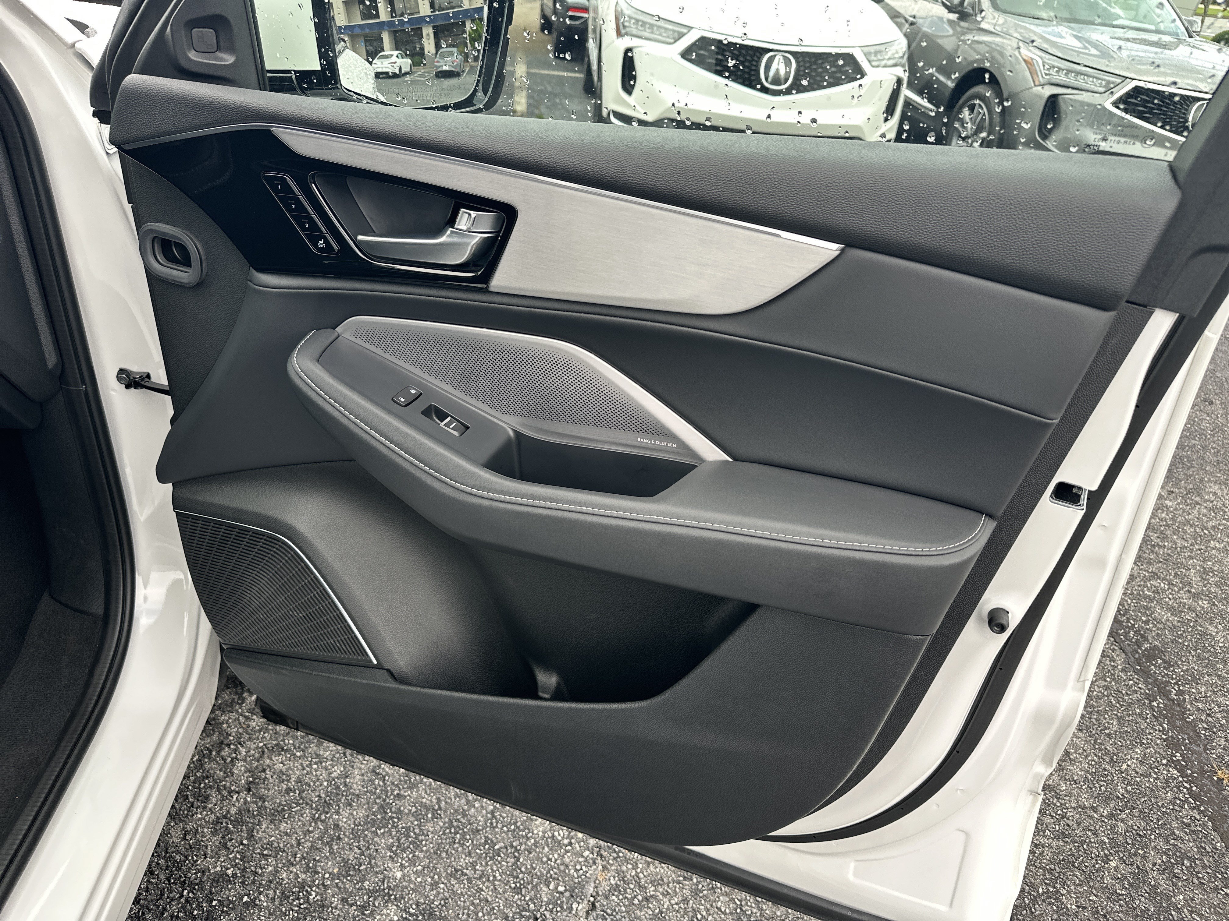 Certified 2026 Acura MDX w/ Technology Package FWD image 16