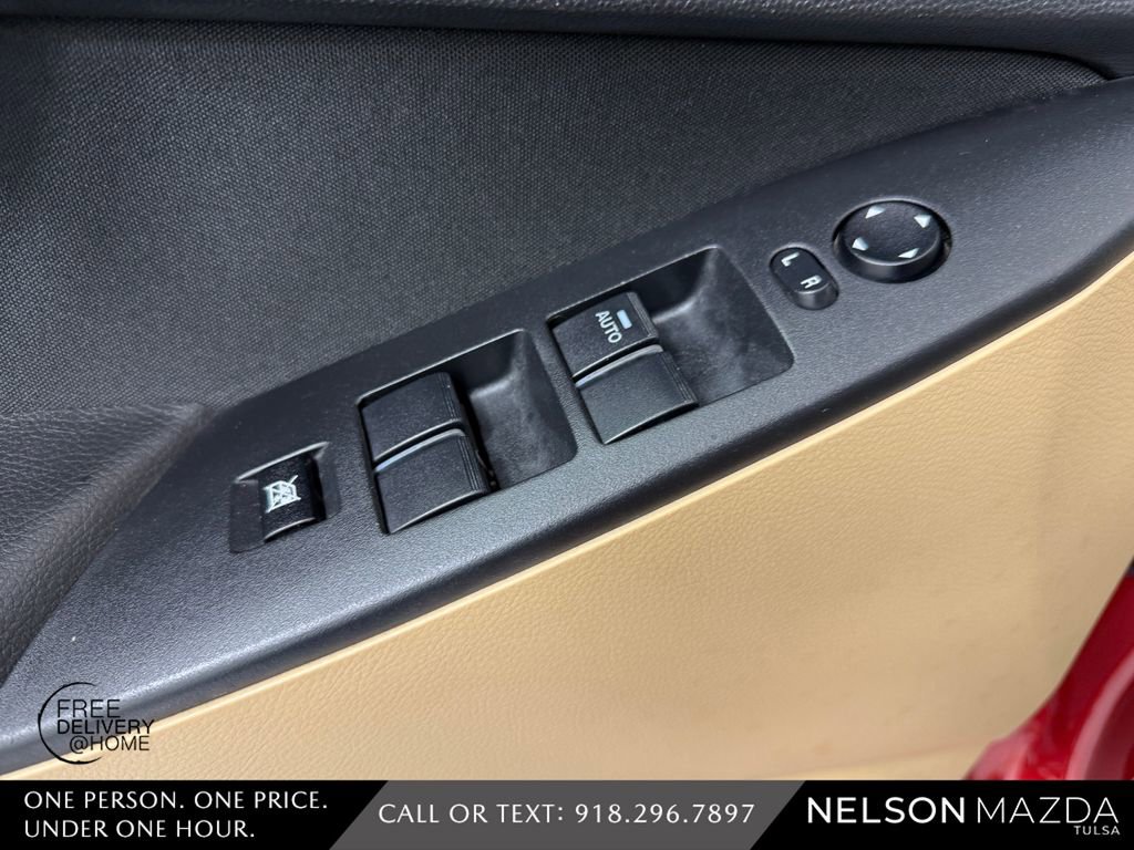 Used 2011 MAZDA MAZDA3 i Touring FWD image 20