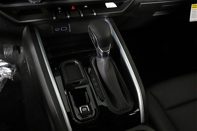 New 2025 Chevrolet Colorado LT w/ LT Convenience Package RWD image 18