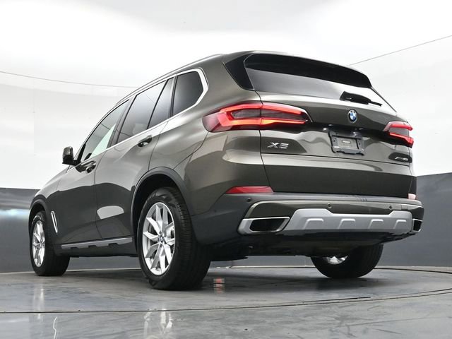 Used 2021 BMW X5 xDrive40i w/ Premium Package AWD/4WD image 32