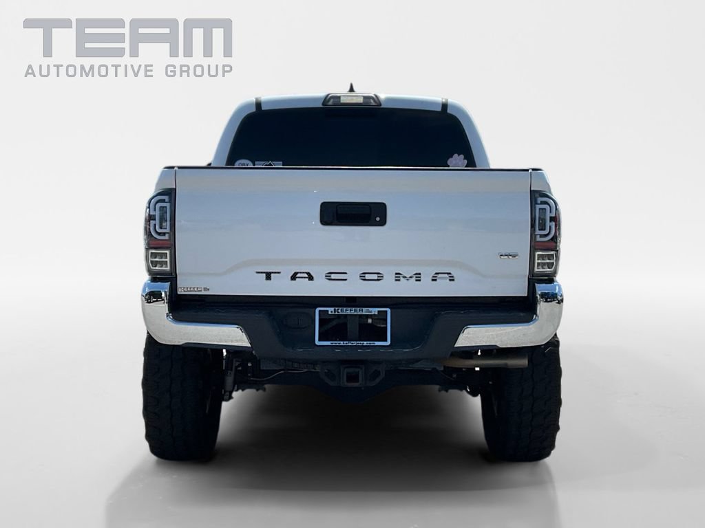 Used 2018 Toyota Tacoma TRD Off-Road AWD/4WD image 6