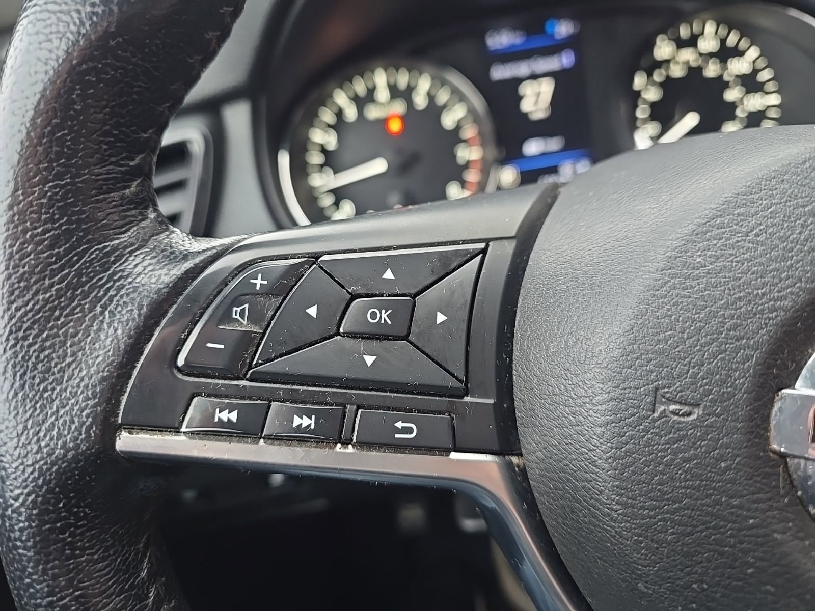 Used 2019 Nissan Rogue S w/ Special Edition Package image 23