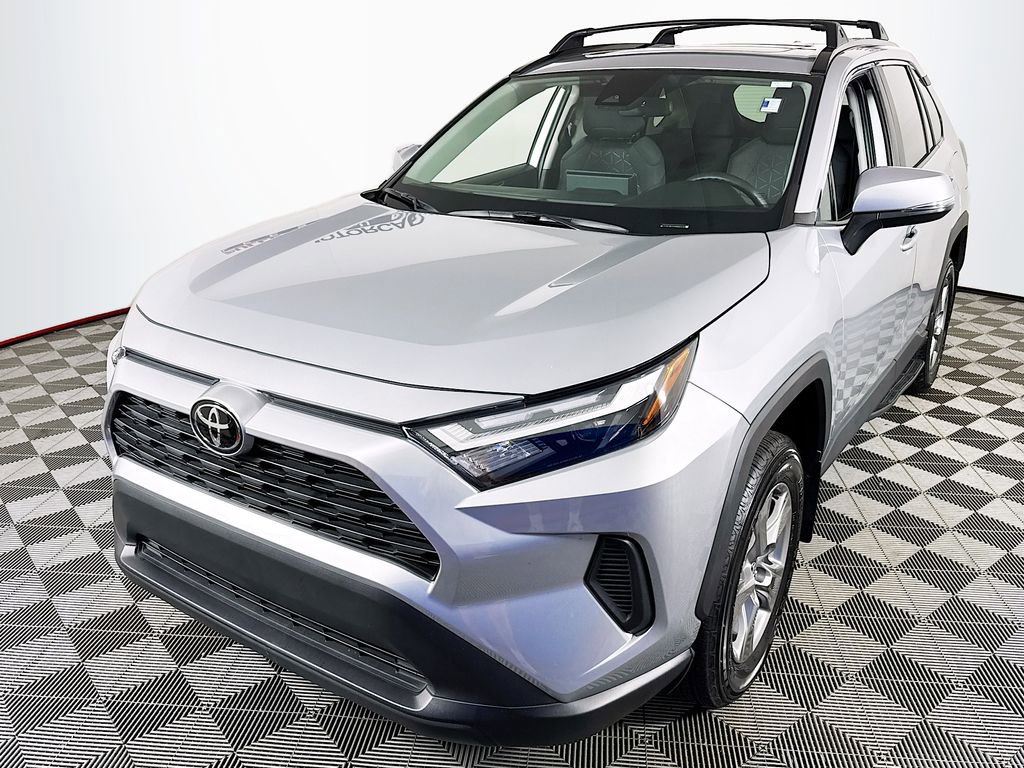Used 2025 Toyota RAV4 XLE w/ Convenience Package AWD/4WD image 3