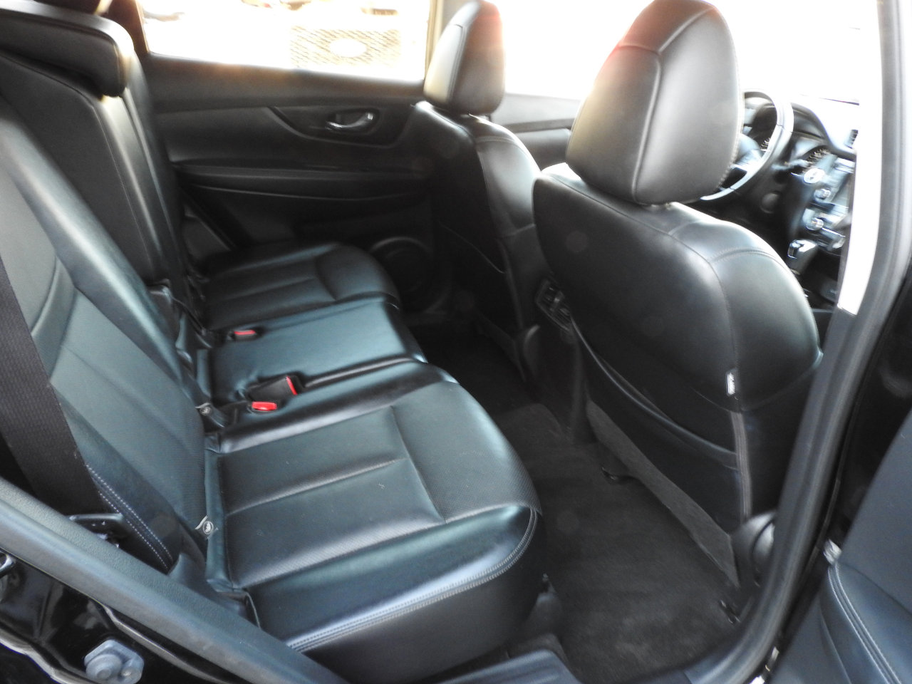 Used 2018 Nissan Rogue SL w/ Premium Package image 10