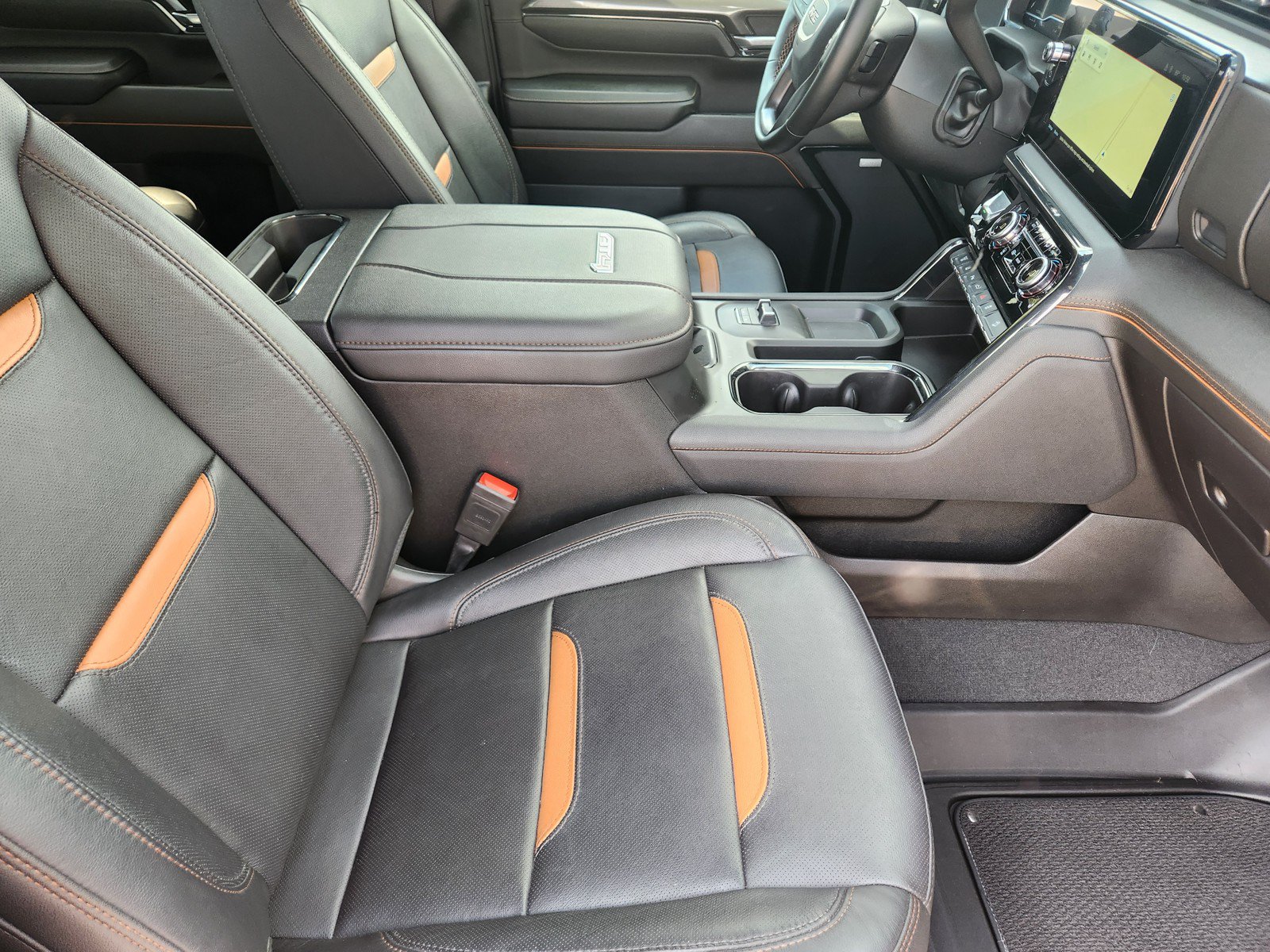 Used 2024 GMC Sierra 2500 AT4 w/ AT4 Premium Plus Package AWD/4WD image 12