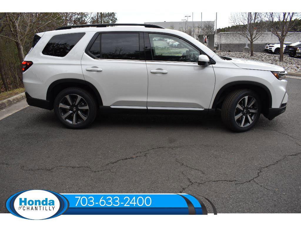 New 2025 Honda Pilot Touring image 8