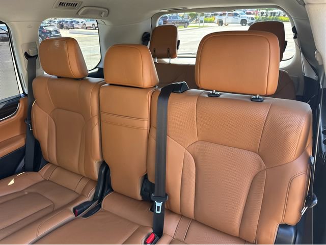 Used 2021 Lexus LX 570 4WD w/ Luxury Package image 17