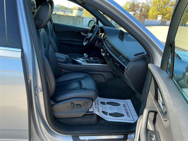 Used 2018 Audi Q7 3.0T Prestige w/ Prestige Package AWD/4WD image 32