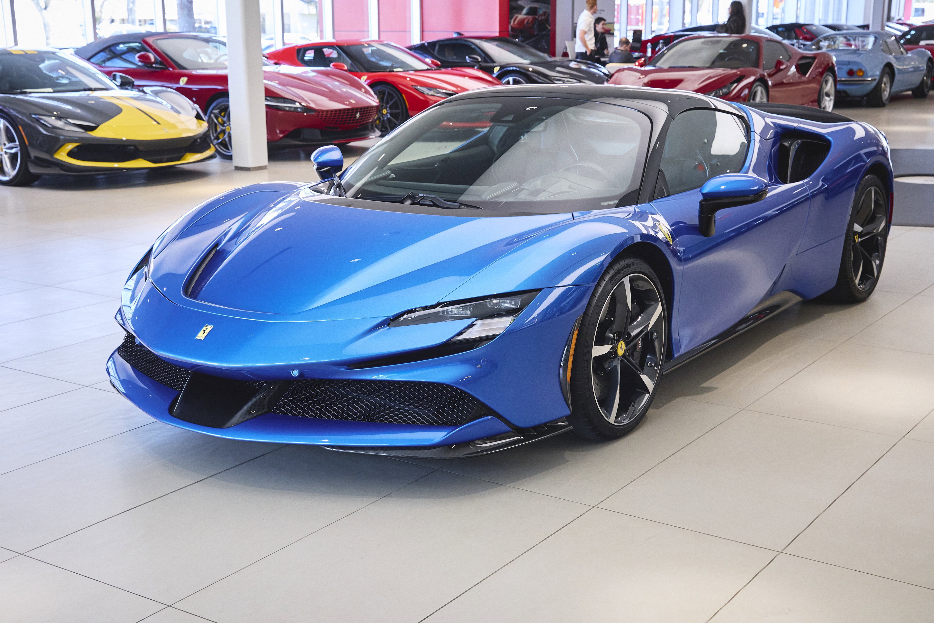 Used 2023 Ferrari SF90 Spider image 69
