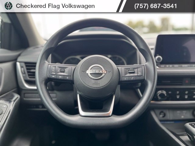 Used 2024 Nissan Rogue S AWD/4WD image 34