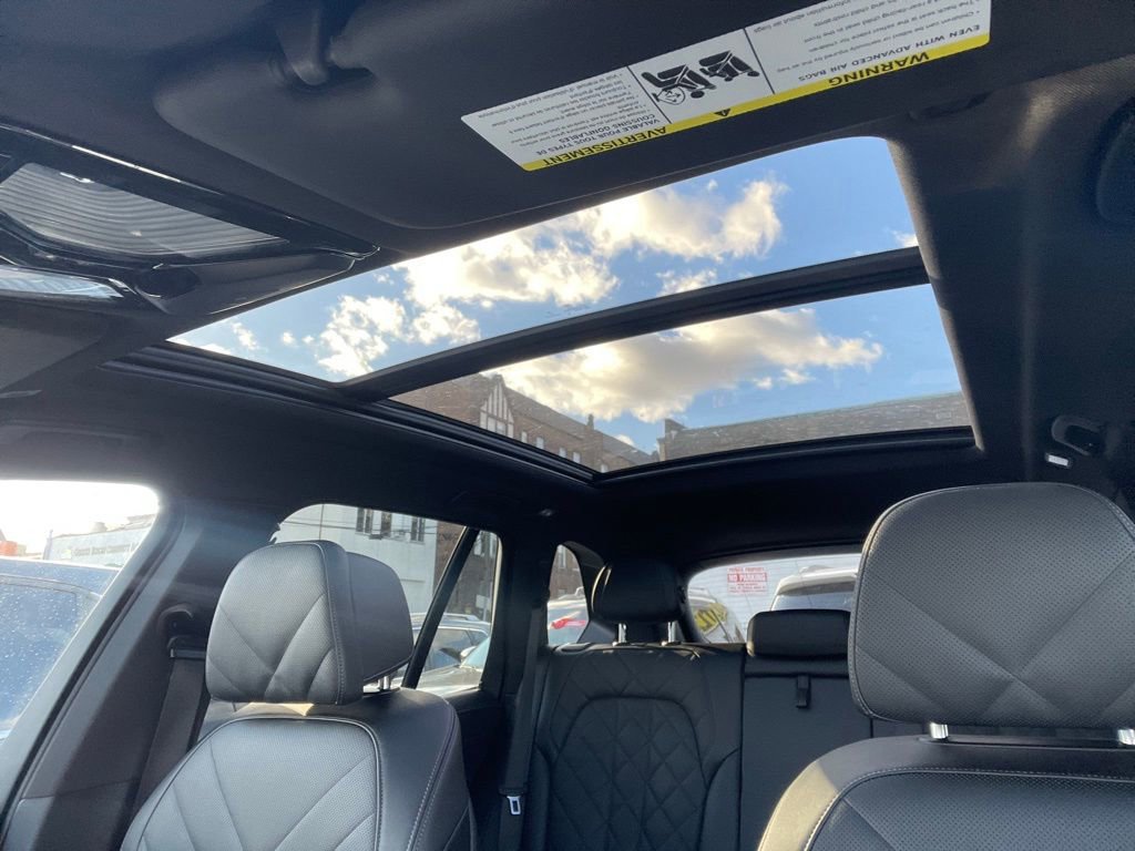 Used 2024 BMW X5 xDrive50e image 24