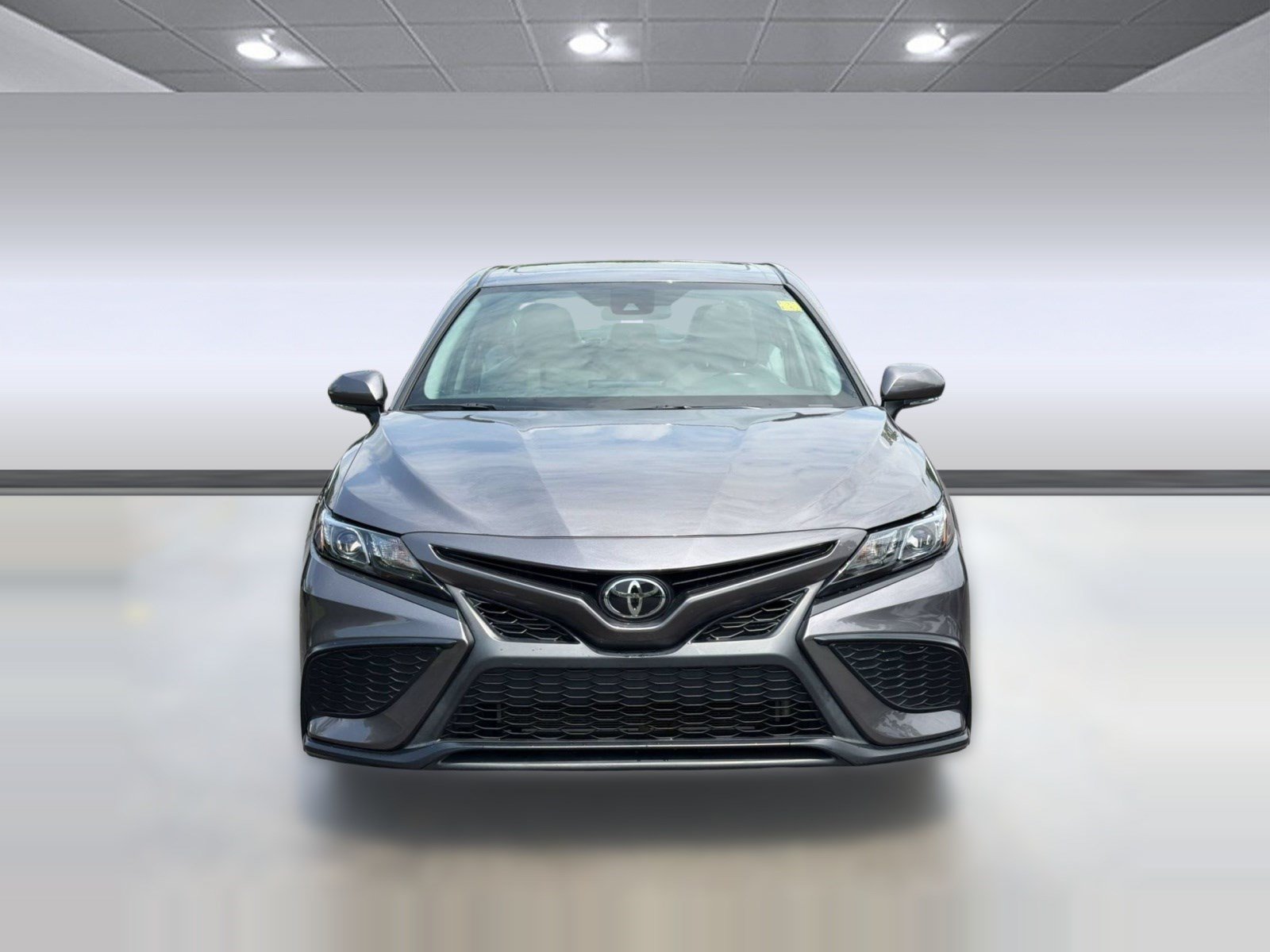 Used 2024 Toyota Camry SE w/ Cold Weather Package AWD/4WD image 6