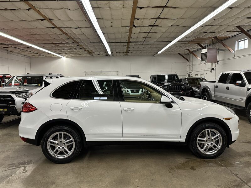 Used 2014 Porsche Cayenne AWD/4WD image 2