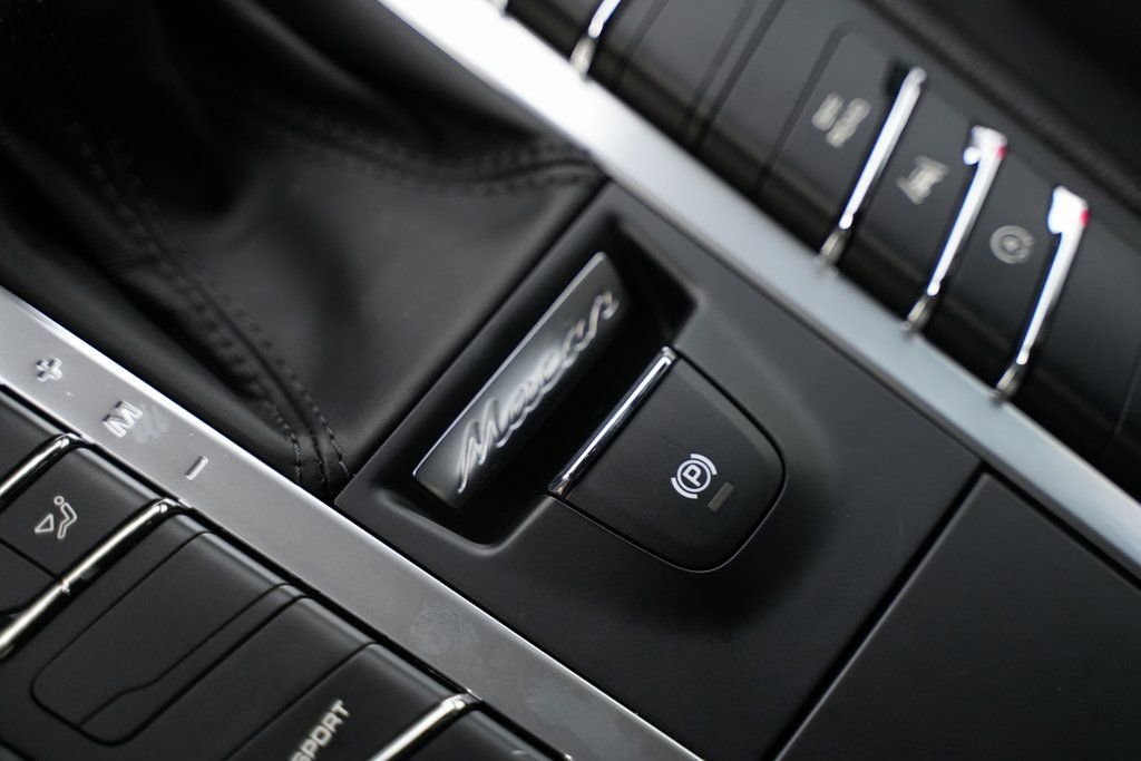 Used 2017 Porsche Macan w/ Driver Memory Package image 46