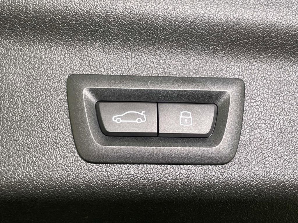 Used 2025 BMW X1 xDrive28i w/ Technology Package image 21