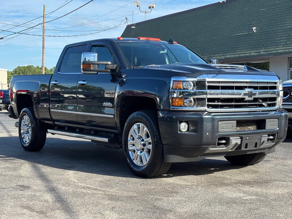 Used 2019 Chevrolet Silverado 2500 High Country w/ Duramax Plus Package image 3