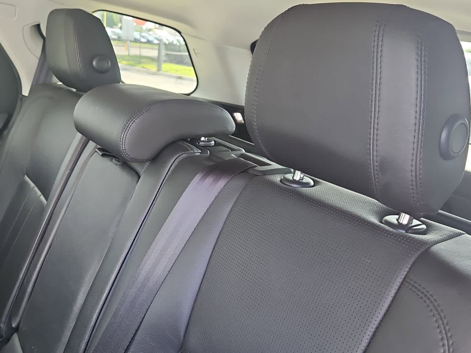 Used 2018 Land Rover Discovery Sport SE AWD/4WD image 11