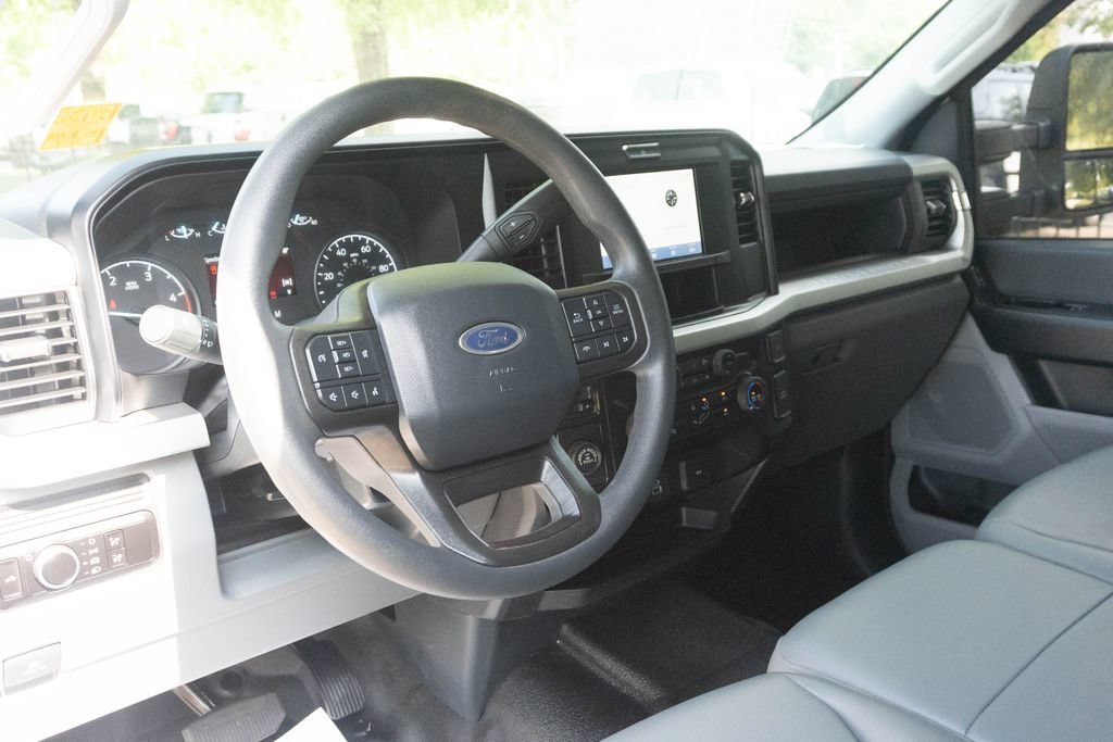 Used 2025 Ford F350 XL RWD image 15