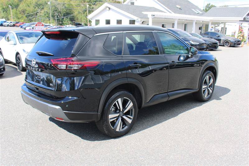 Used 2026 Nissan Rogue SL FWD image 8