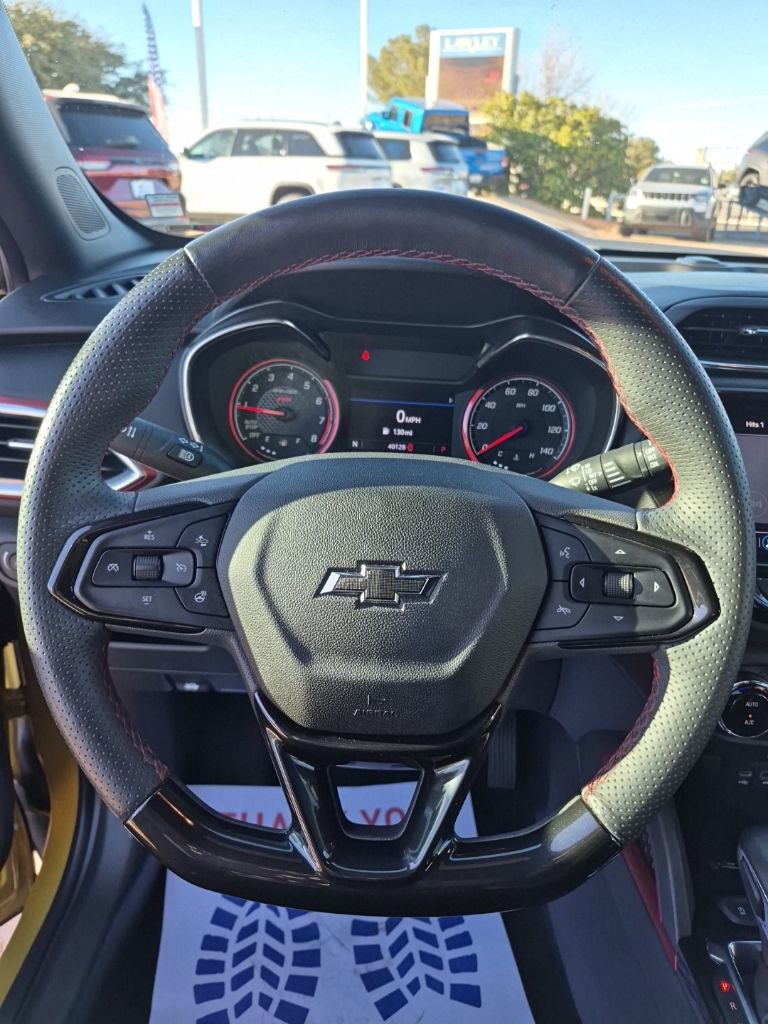 Used 2023 Chevrolet TrailBlazer RS w/ Sun and Liftgate Package FWD image 33