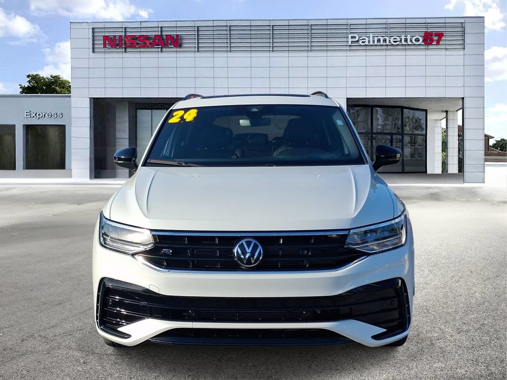 Used 2024 Volkswagen Tiguan SE R-Line FWD image 2