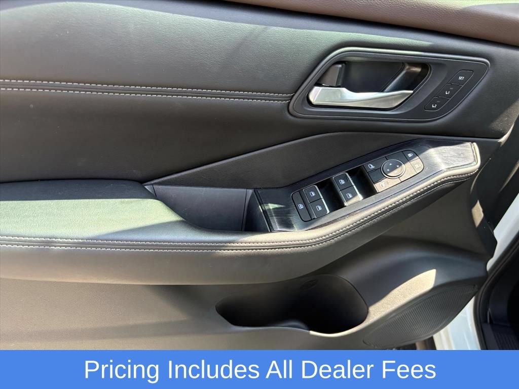 Used 2023 Nissan Rogue SL w/ SL Premium Package AWD/4WD image 23