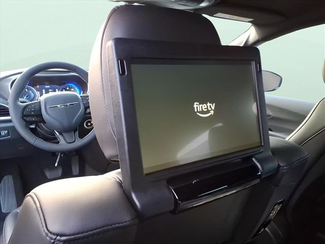 New 2026 Chrysler Pacifica Select image 11